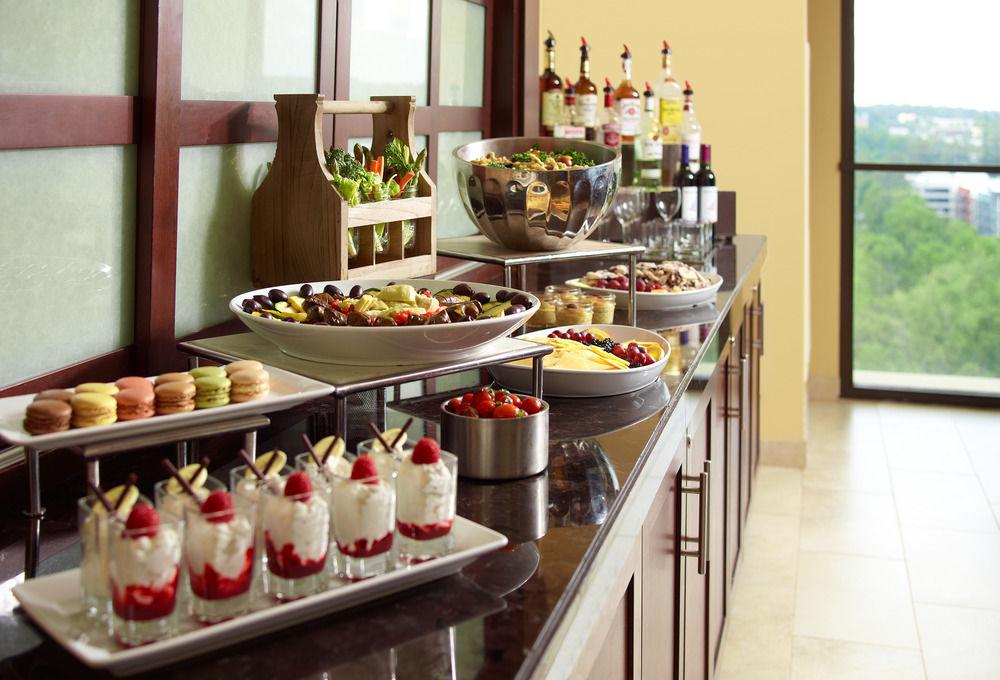 Atlanta Marriott Perimeter Center Hotel Дънууди Екстериор снимка