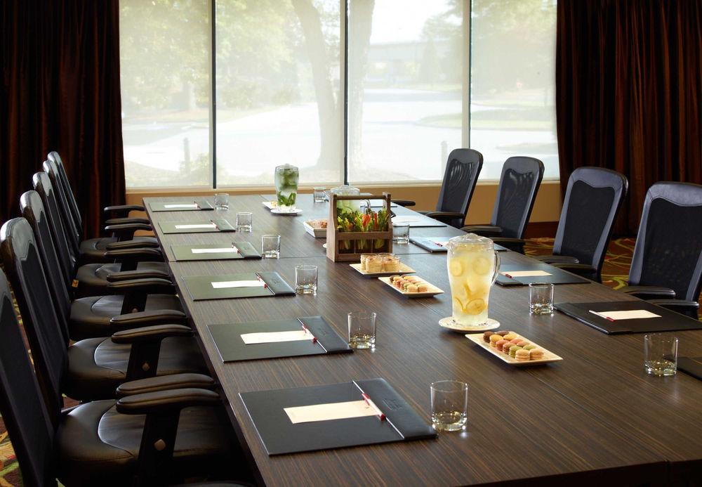 Atlanta Marriott Perimeter Center Hotel Дънууди Екстериор снимка