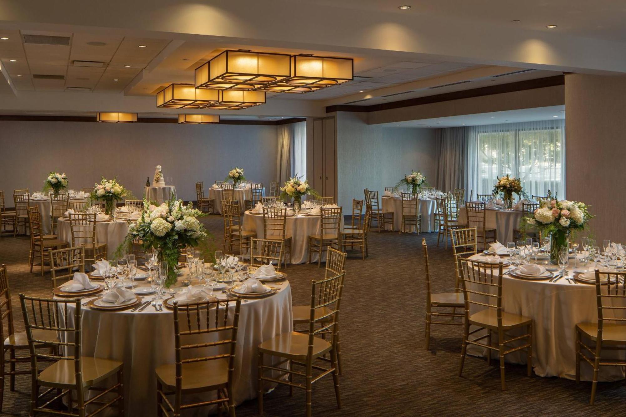 Atlanta Marriott Perimeter Center Hotel Дънууди Екстериор снимка