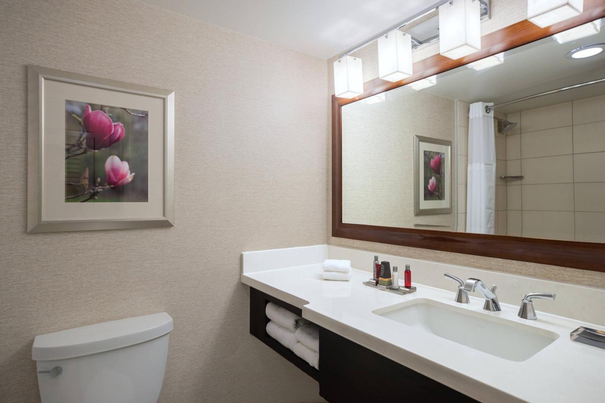 Atlanta Marriott Perimeter Center Hotel Дънууди Екстериор снимка