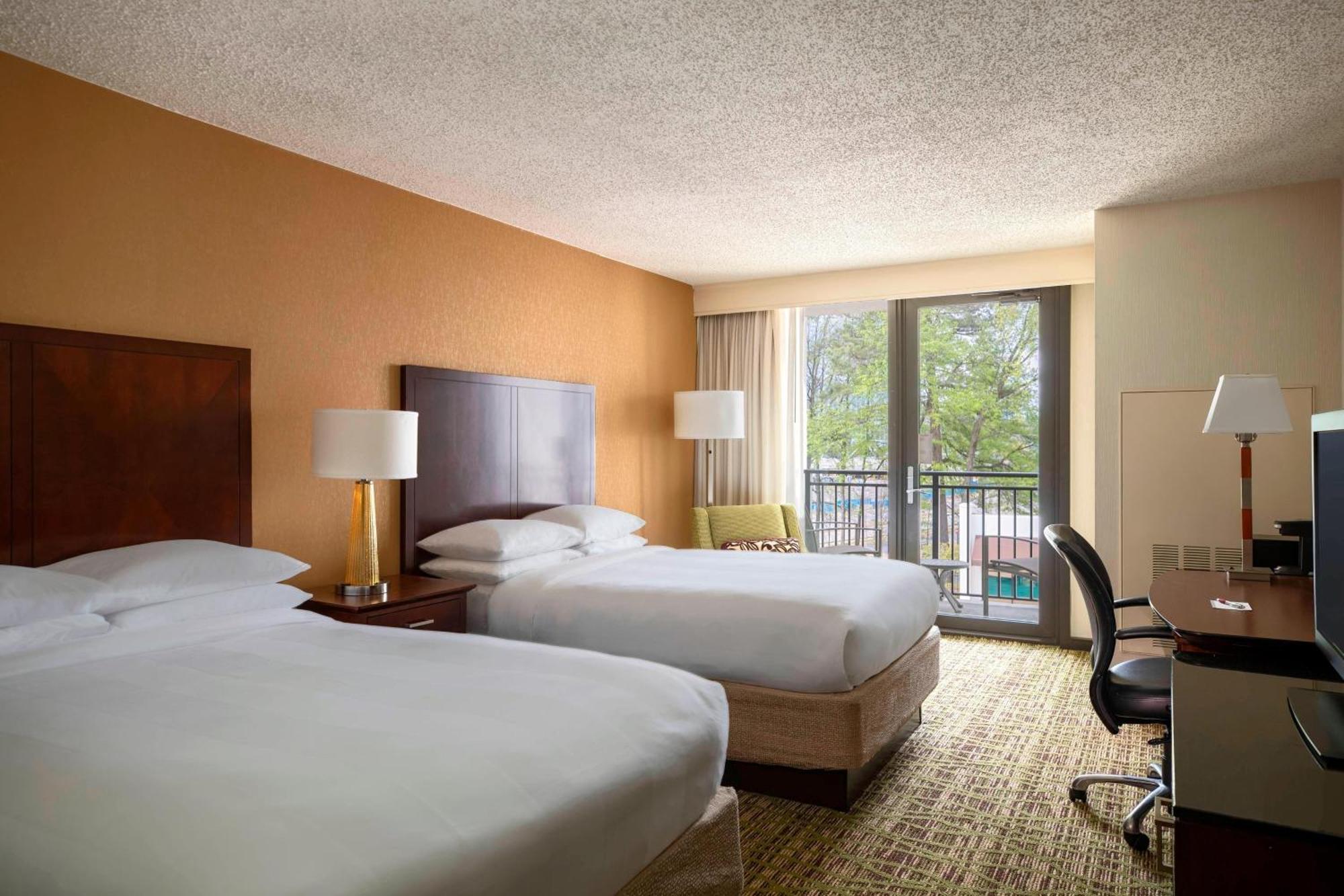 Atlanta Marriott Perimeter Center Hotel Дънууди Екстериор снимка