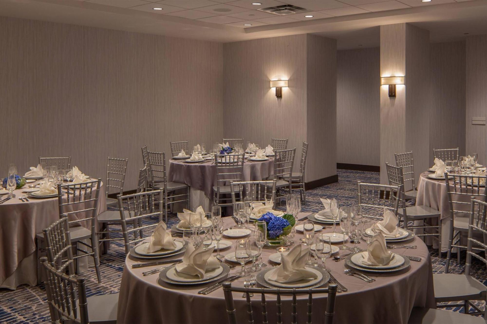 Atlanta Marriott Perimeter Center Hotel Дънууди Екстериор снимка