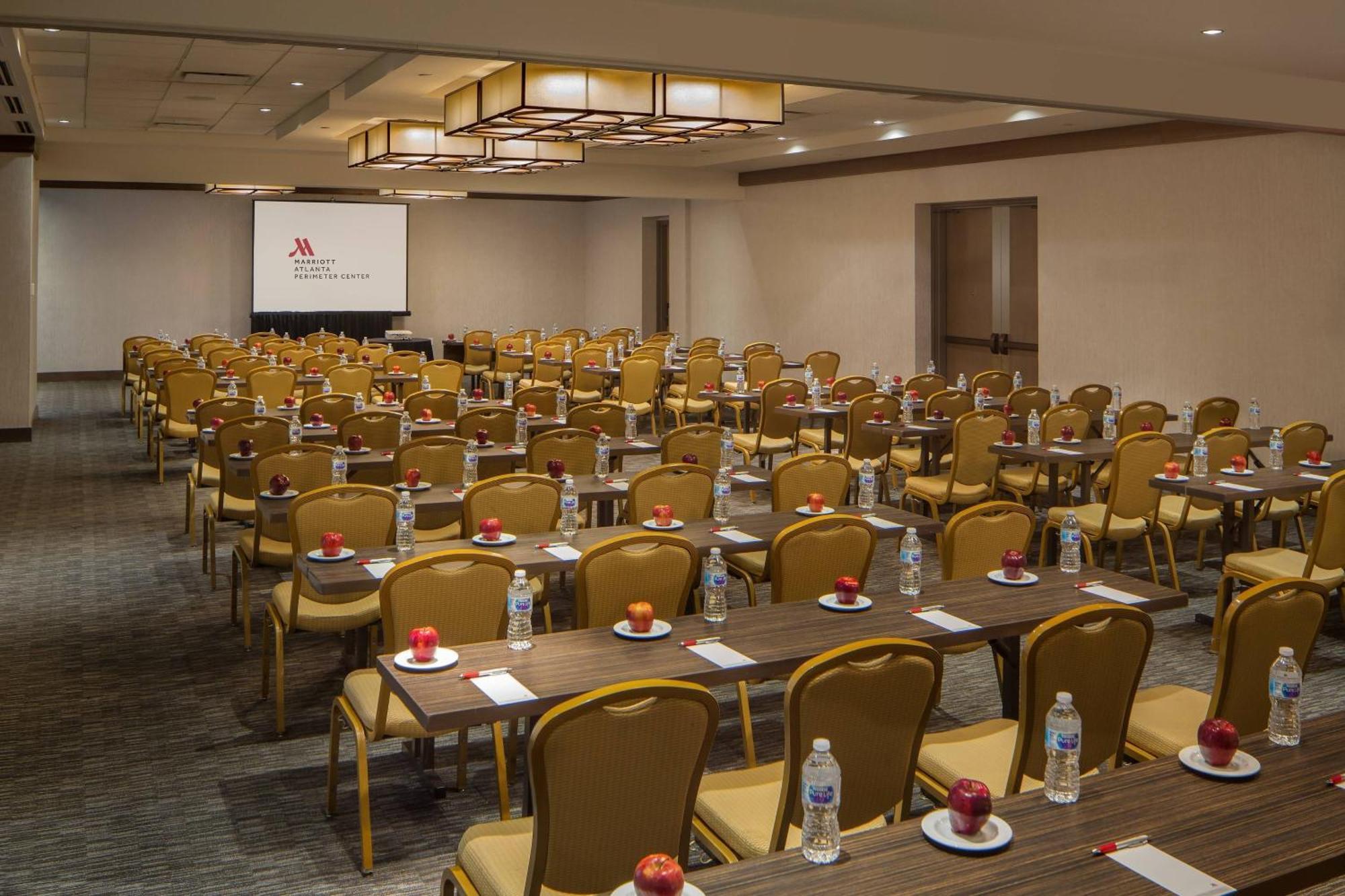 Atlanta Marriott Perimeter Center Hotel Дънууди Екстериор снимка