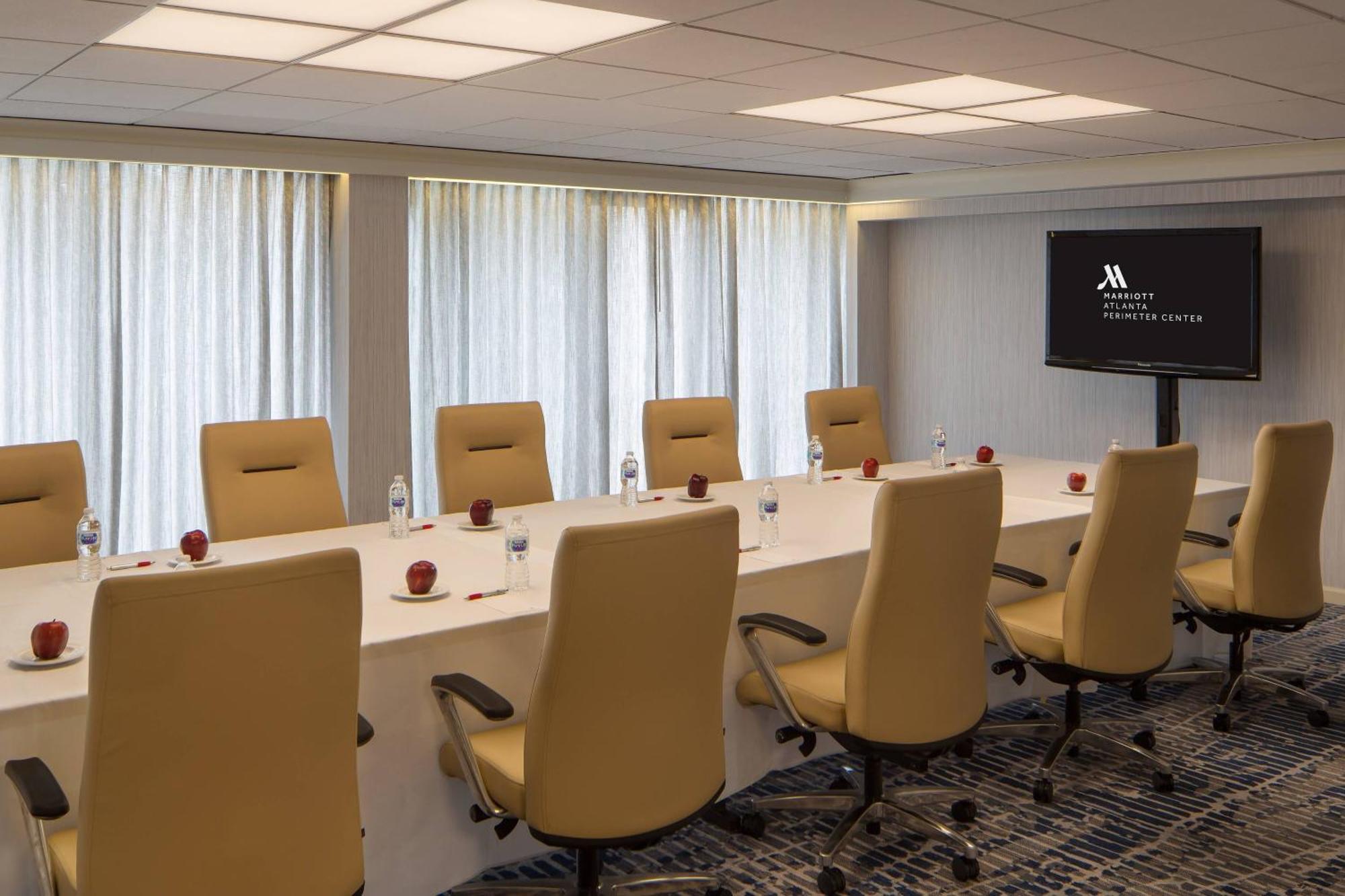 Atlanta Marriott Perimeter Center Hotel Дънууди Екстериор снимка