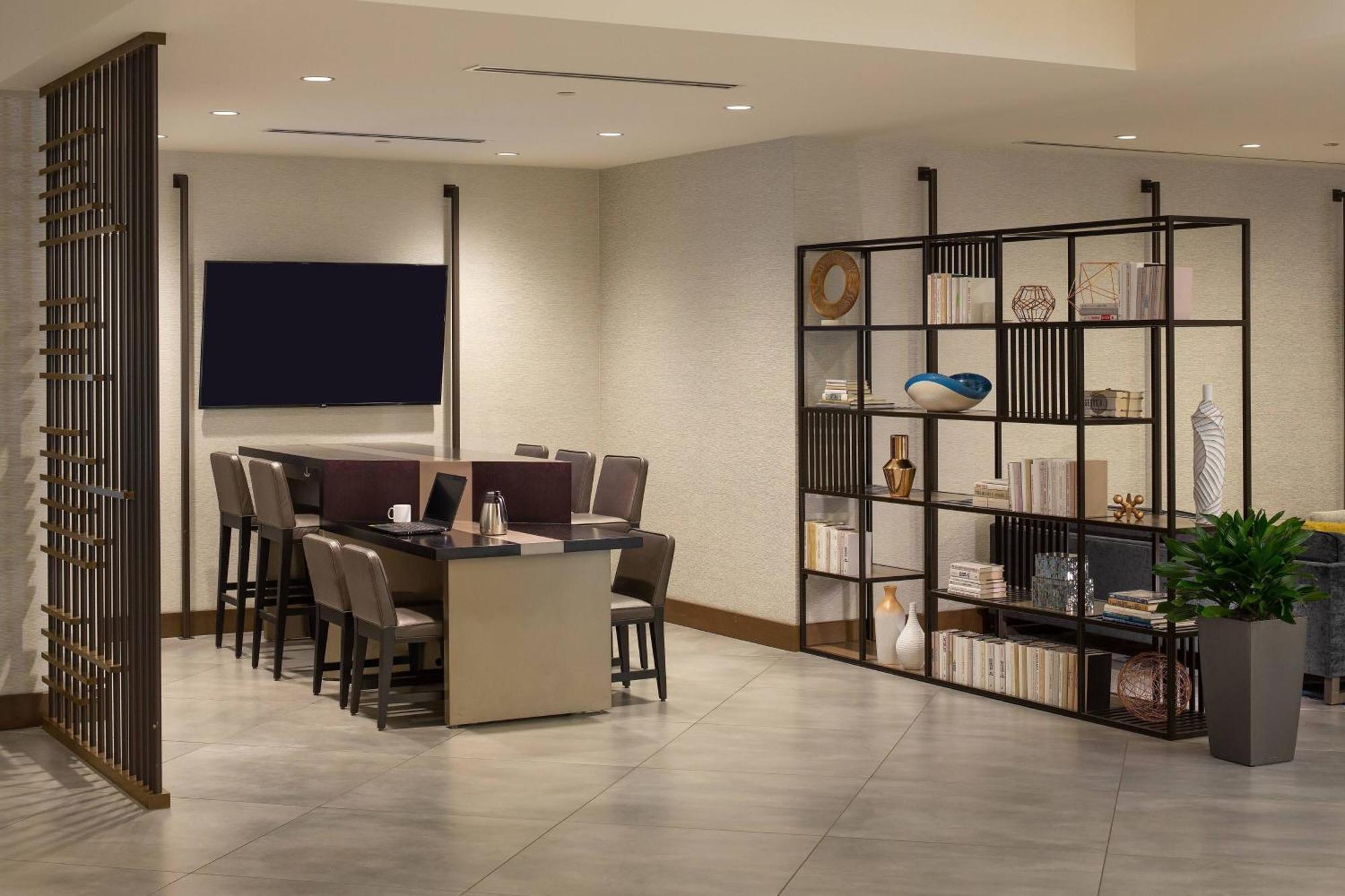 Atlanta Marriott Perimeter Center Hotel Дънууди Екстериор снимка