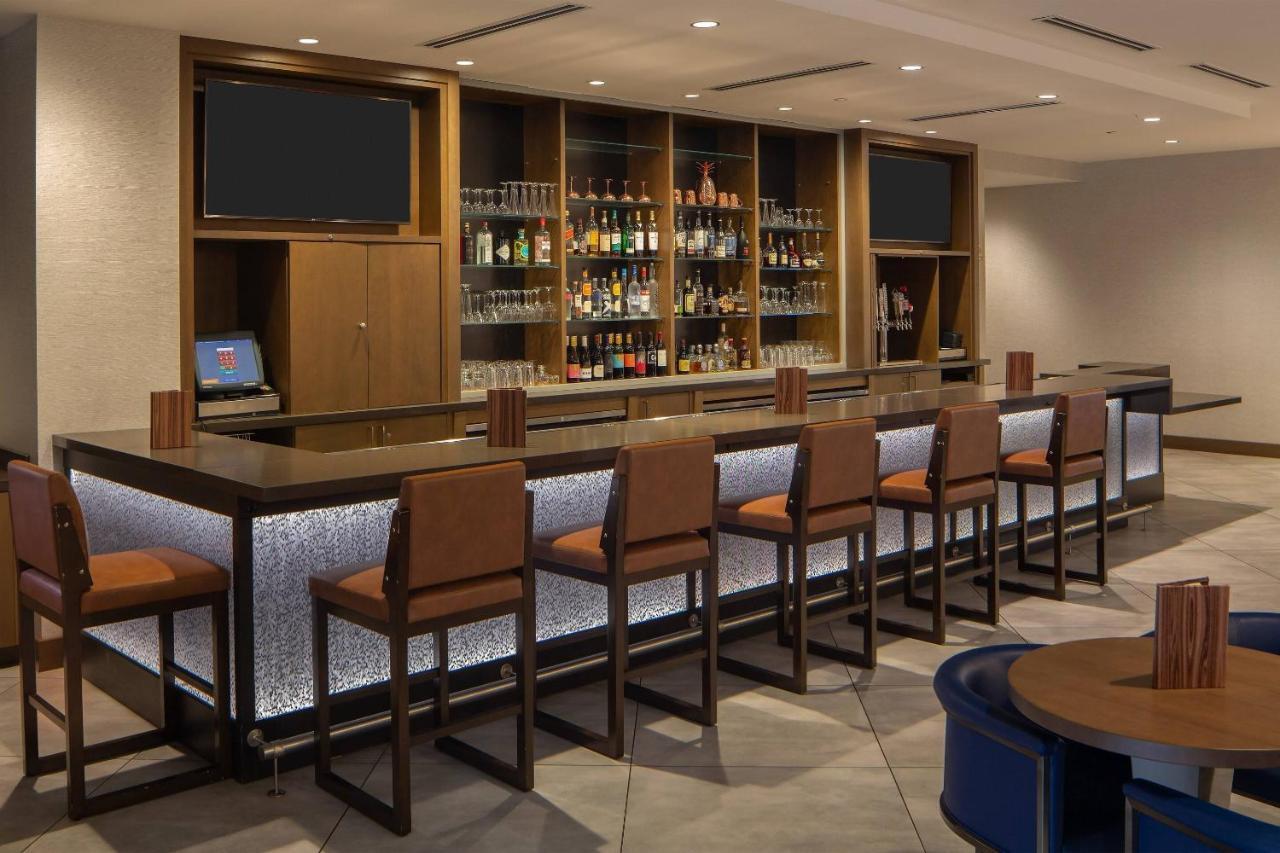 Atlanta Marriott Perimeter Center Hotel Дънууди Екстериор снимка